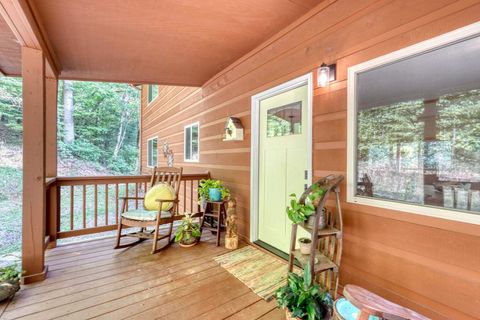 A home in Hayesville