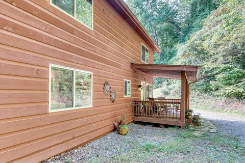 A home in Hayesville