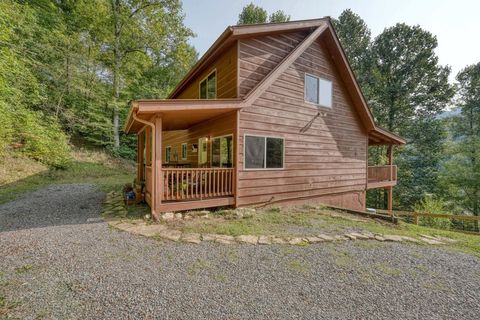 A home in Hayesville