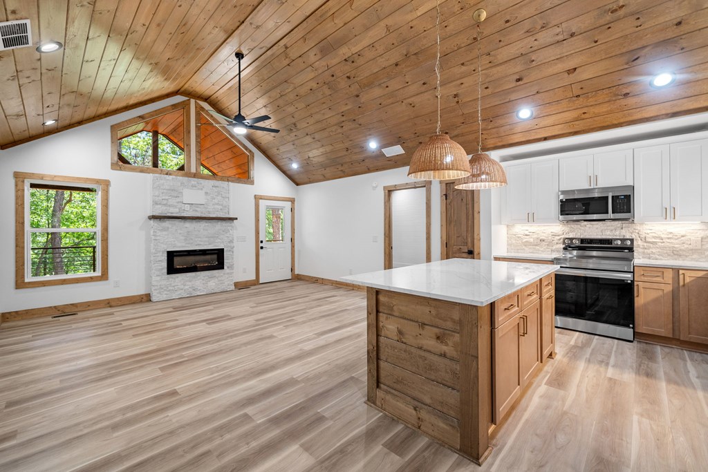 408 Creekside Trail