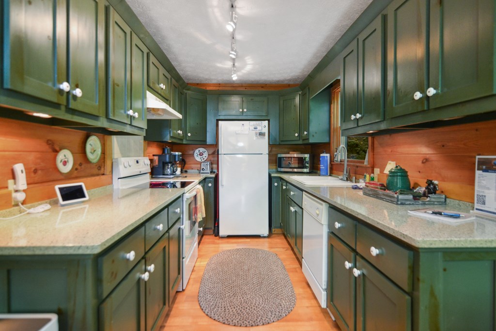 Ellijay, Georgia 30536, United States, 3 Bedrooms Bedrooms, ,3 BathroomsBathrooms,Residential,Active,59477