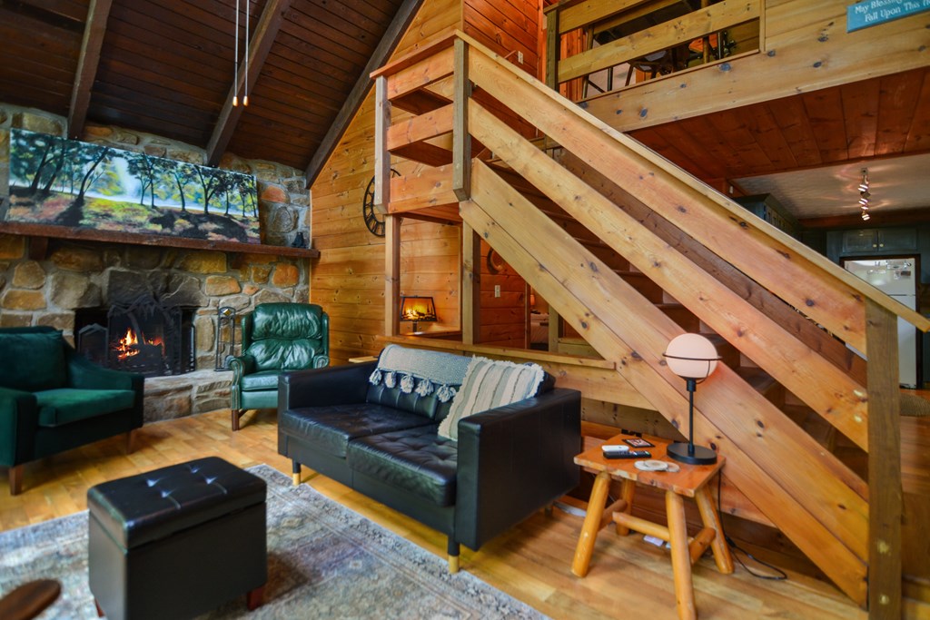 Ellijay, Georgia 30536, United States, 3 Bedrooms Bedrooms, ,3 BathroomsBathrooms,Residential,Active,59477