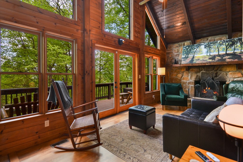 Ellijay, Georgia 30536, United States, 3 Bedrooms Bedrooms, ,3 BathroomsBathrooms,Residential,Active,59477