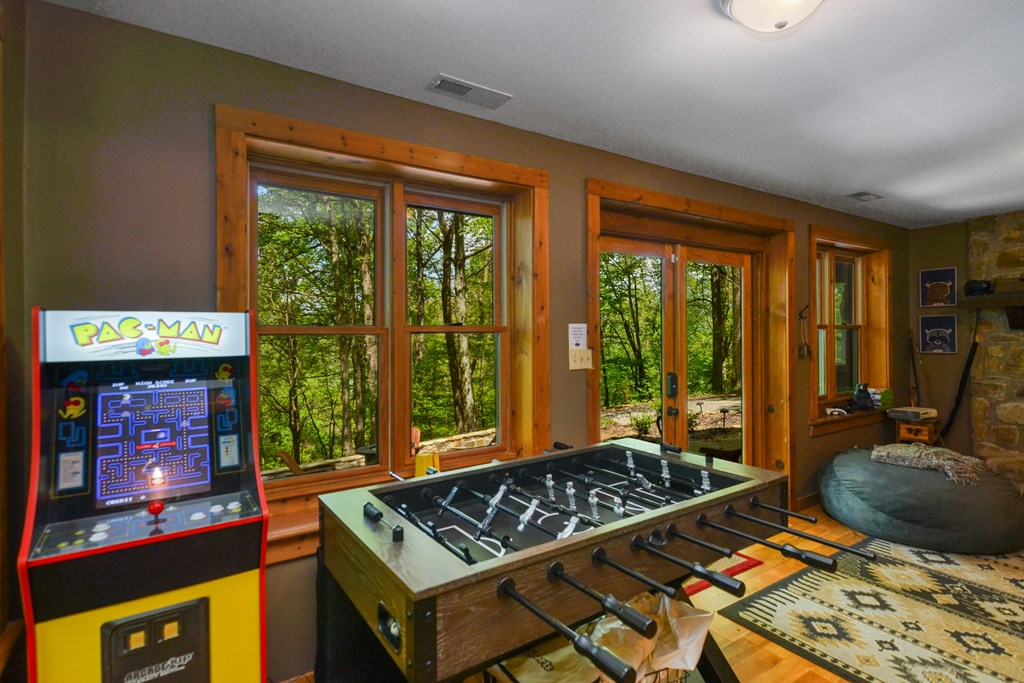 Ellijay, Georgia 30536, United States, 3 Bedrooms Bedrooms, ,3 BathroomsBathrooms,Residential,Active,59477