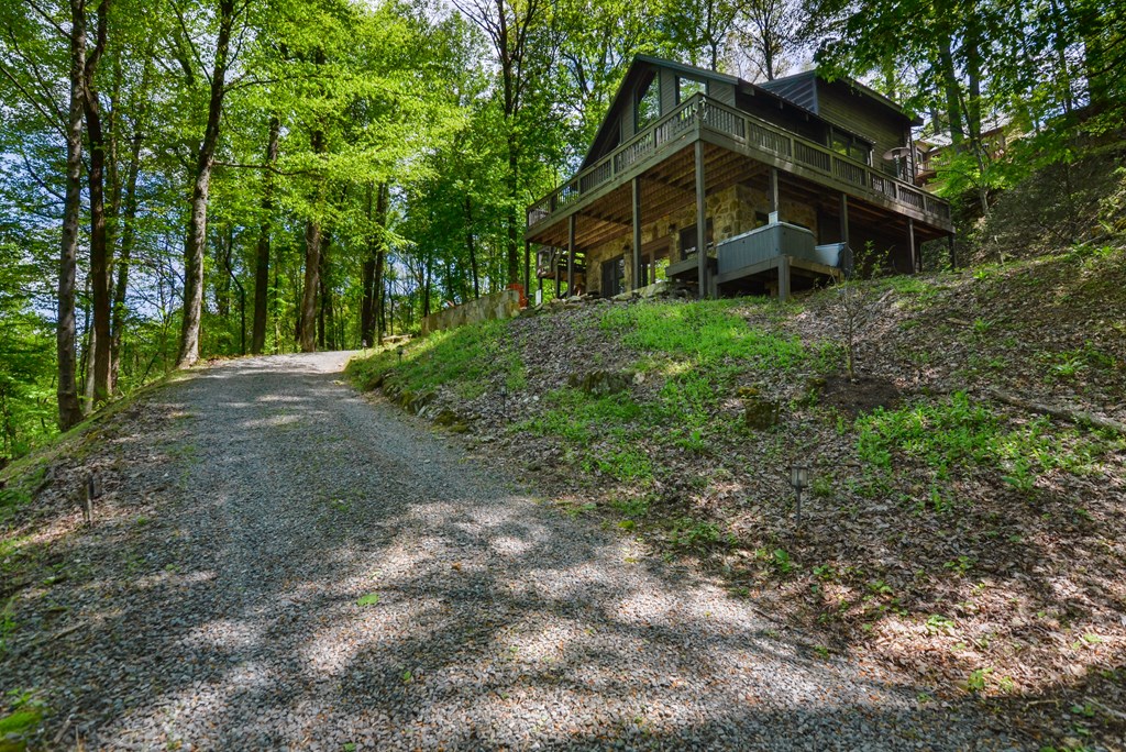 Ellijay, Georgia 30536, United States, 3 Bedrooms Bedrooms, ,3 BathroomsBathrooms,Residential,Active,59477