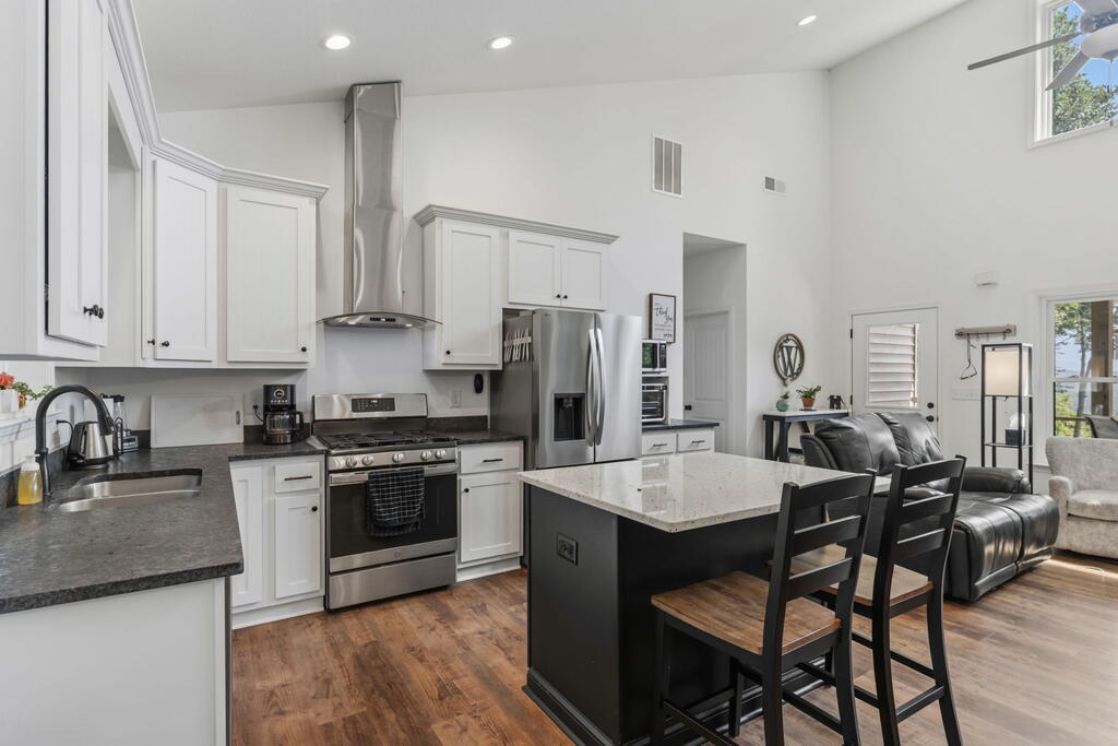 579 Overlook Circle