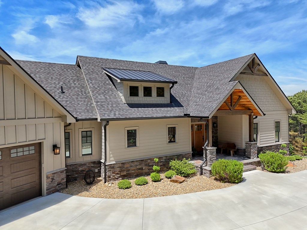 Blairsville, Georgia, 30512, United States, 4 Bedrooms Bedrooms, ,5 BathroomsBathrooms,Residential,Active,2019440