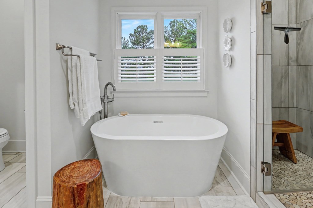Blairsville, Georgia, 30512, United States, 4 Bedrooms Bedrooms, ,5 BathroomsBathrooms,Residential,Active,2019440
