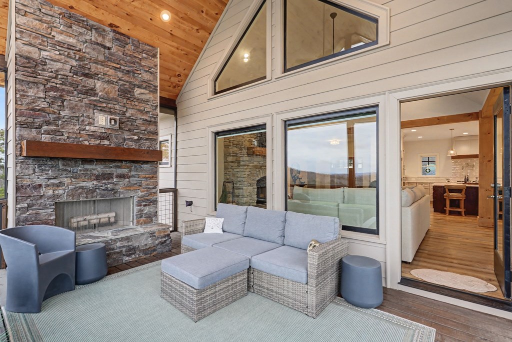 Blairsville, Georgia, 30512, United States, 4 Bedrooms Bedrooms, ,5 BathroomsBathrooms,Residential,Active,2019440