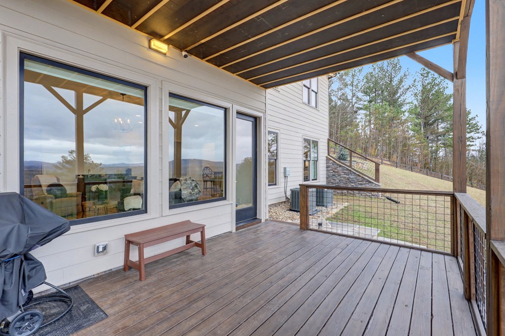 Blairsville, Georgia, 30512, United States, 4 Bedrooms Bedrooms, ,5 BathroomsBathrooms,Residential,Active,2019440
