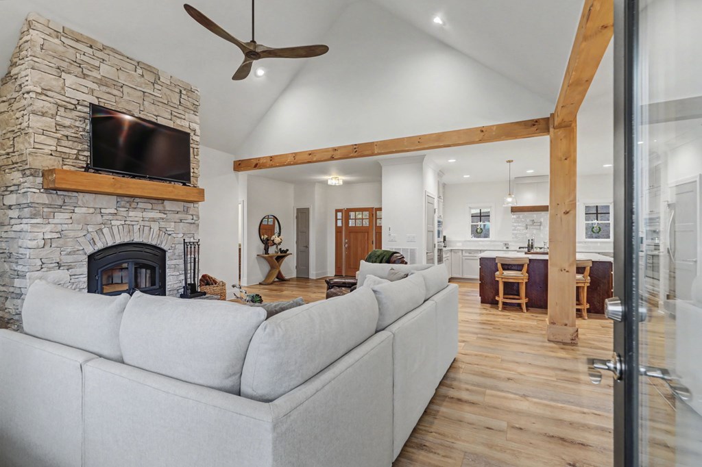 Blairsville, Georgia, 30512, United States, 4 Bedrooms Bedrooms, ,5 BathroomsBathrooms,Residential,Active,2019440