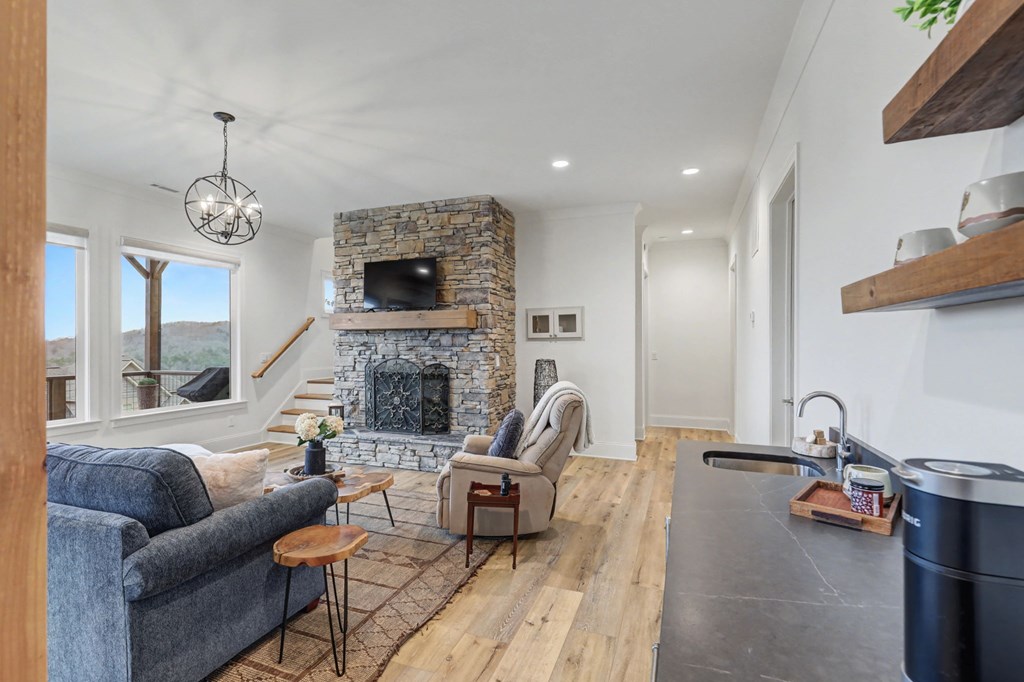 Blairsville, Georgia, 30512, United States, 4 Bedrooms Bedrooms, ,5 BathroomsBathrooms,Residential,Active,2019440