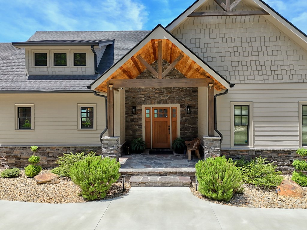 Blairsville, Georgia, 30512, United States, 4 Bedrooms Bedrooms, ,5 BathroomsBathrooms,Residential,Active,2019440