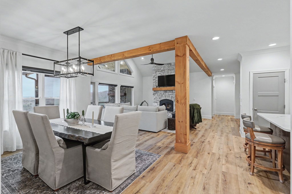 Blairsville, Georgia, 30512, United States, 4 Bedrooms Bedrooms, ,5 BathroomsBathrooms,Residential,Active,2019440