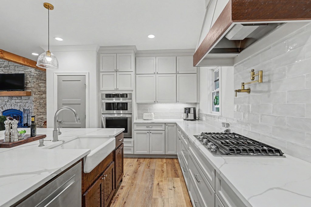 Blairsville, Georgia, 30512, United States, 4 Bedrooms Bedrooms, ,5 BathroomsBathrooms,Residential,Active,2019440
