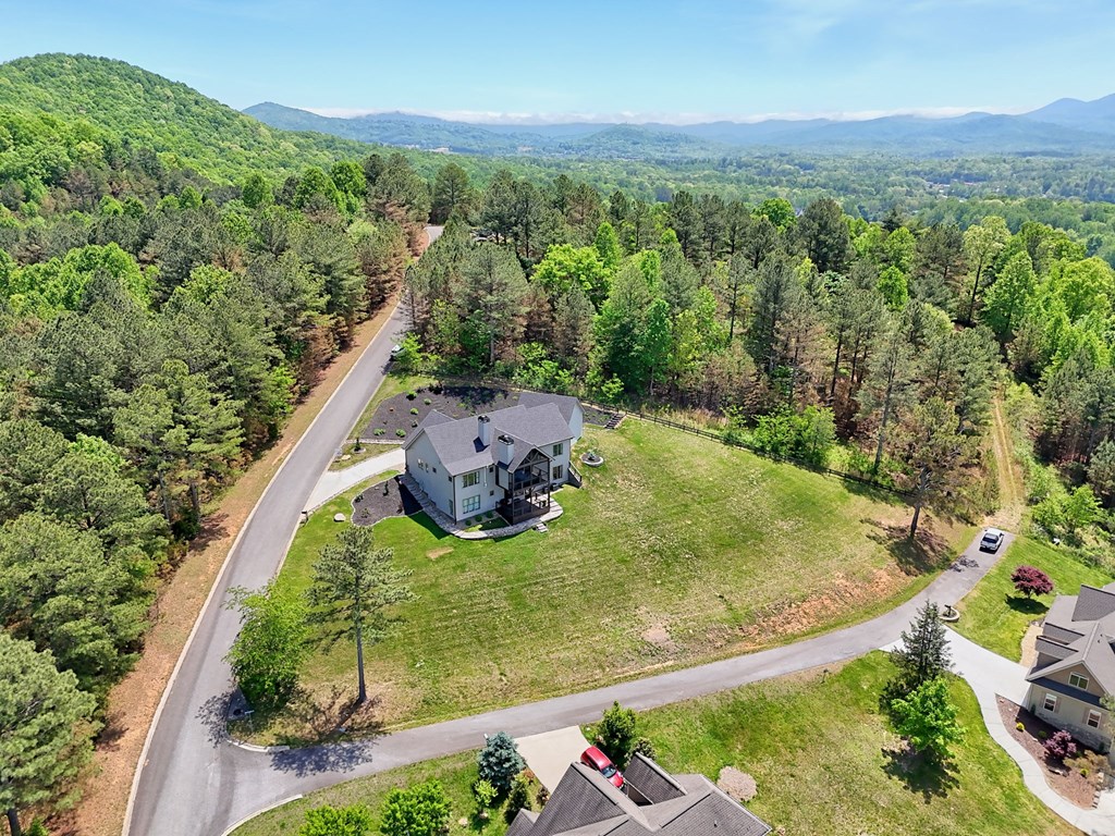 Blairsville, Georgia, 30512, United States, 4 Bedrooms Bedrooms, ,5 BathroomsBathrooms,Residential,Active,2019440