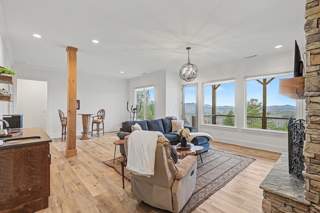 Blairsville, Georgia, 30512, United States, 4 Bedrooms Bedrooms, ,5 BathroomsBathrooms,Residential,Active,2019440