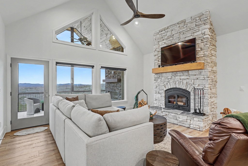 Blairsville, Georgia, 30512, United States, 4 Bedrooms Bedrooms, ,5 BathroomsBathrooms,Residential,Active,2019440