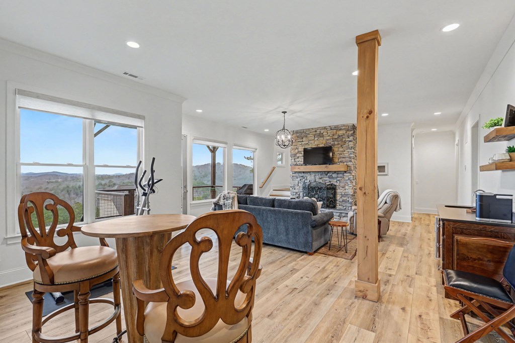 Blairsville, Georgia, 30512, United States, 4 Bedrooms Bedrooms, ,5 BathroomsBathrooms,Residential,Active,2019440