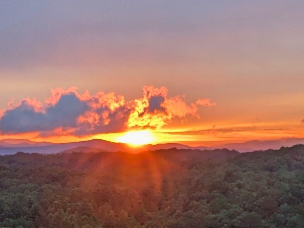 Blairsville, Georgia, 30512, United States, 4 Bedrooms Bedrooms, ,5 BathroomsBathrooms,Residential,Active,2019440