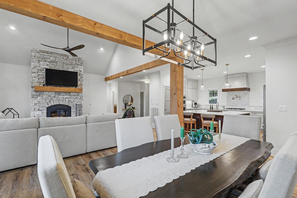 Blairsville, Georgia, 30512, United States, 4 Bedrooms Bedrooms, ,5 BathroomsBathrooms,Residential,Active,2019440