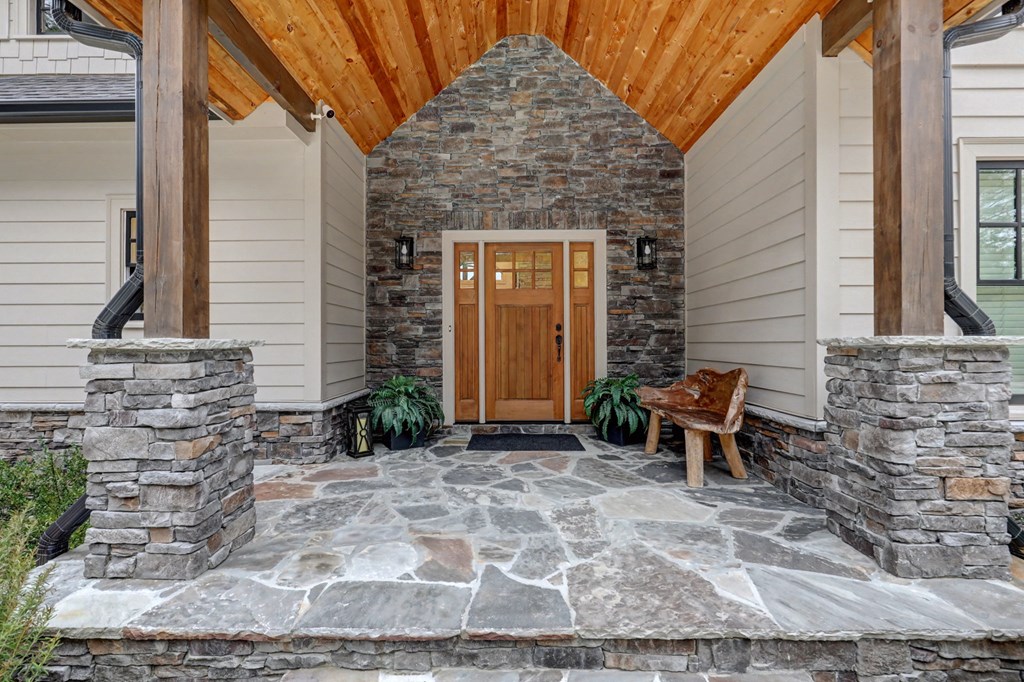 Blairsville, Georgia, 30512, United States, 4 Bedrooms Bedrooms, ,5 BathroomsBathrooms,Residential,Active,2019440