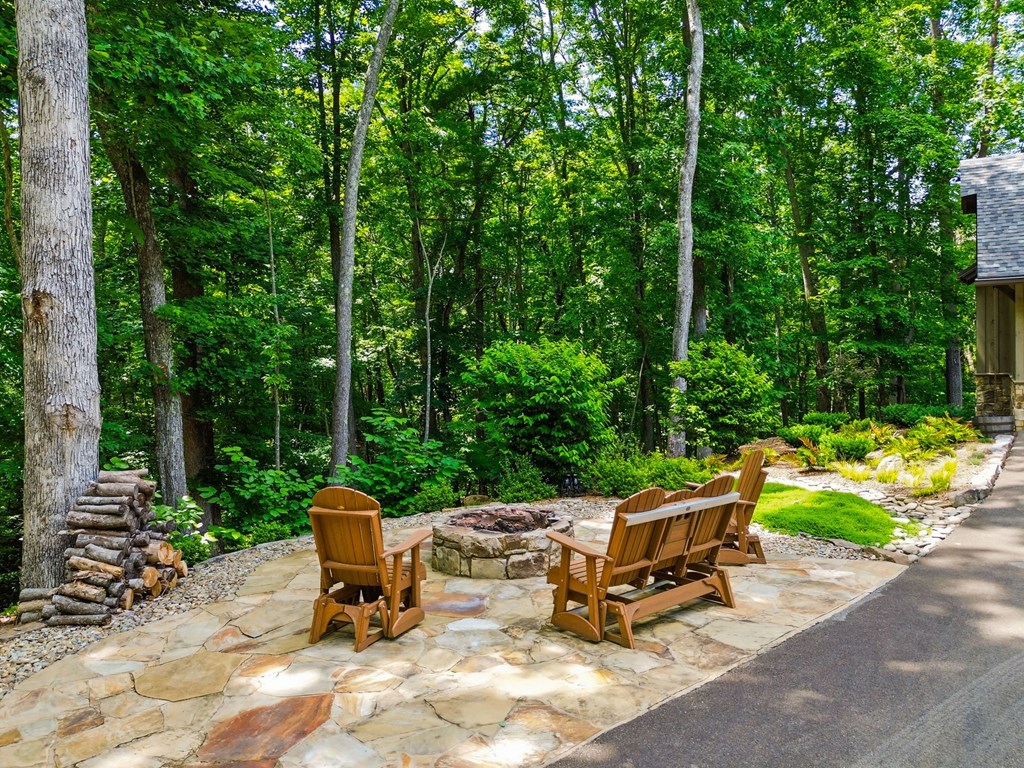 427 Greystone Trace
