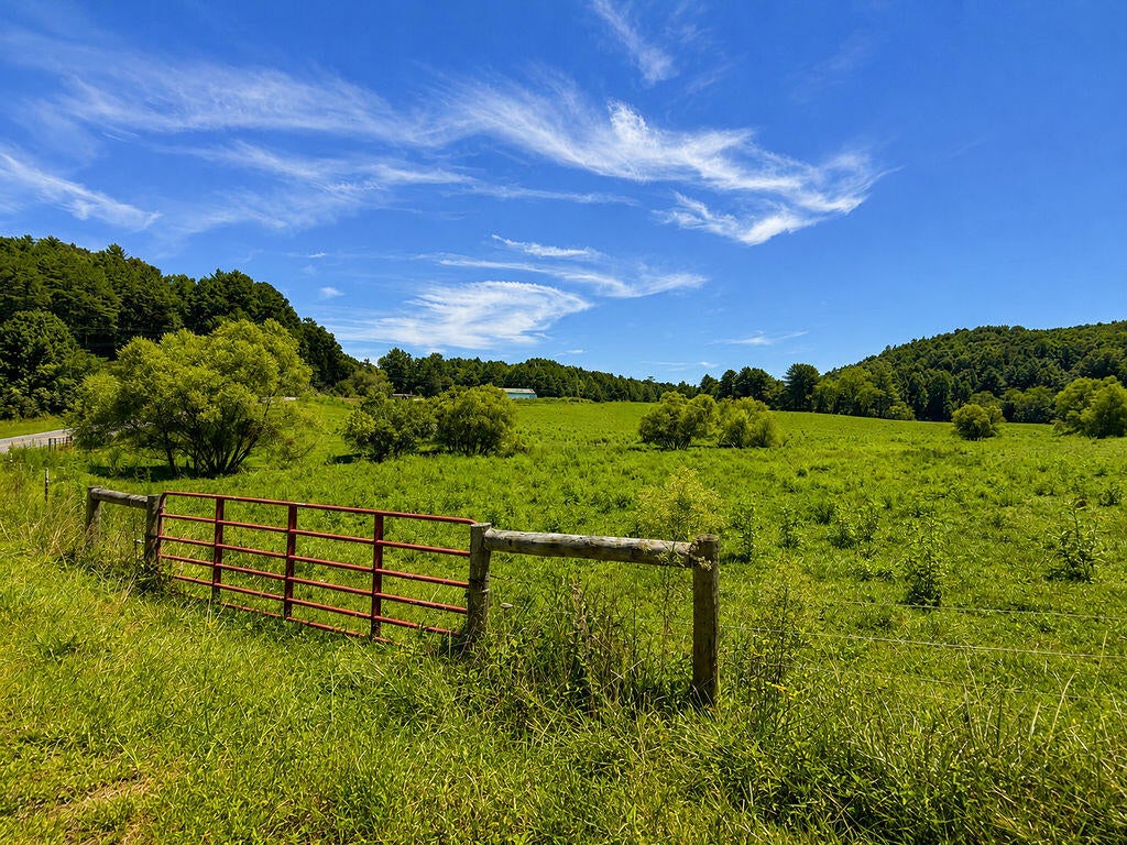 00 Sunny Point Road