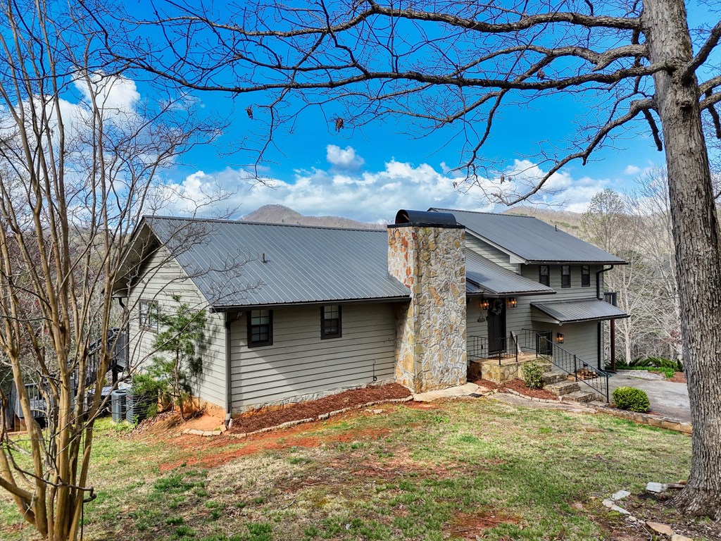 2360 The Ridges