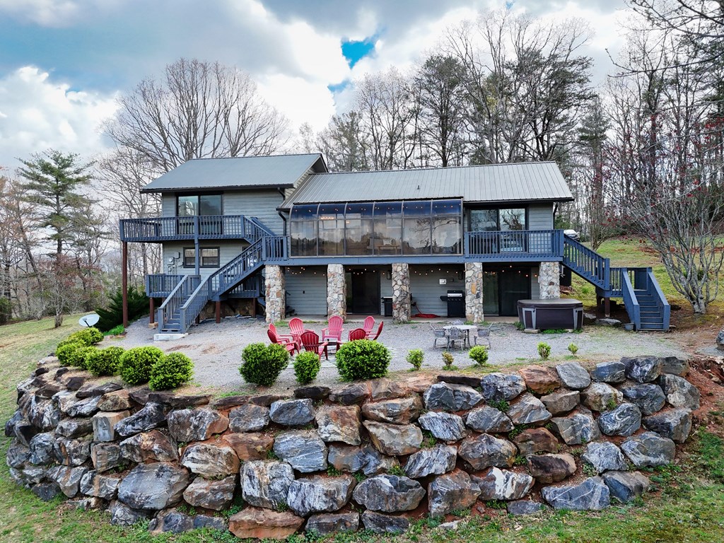 2360 The Ridges