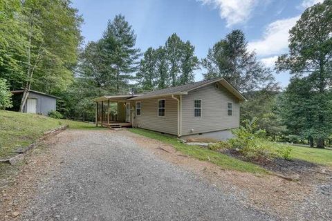 11 Gladson Lane Blairsville GA 30512