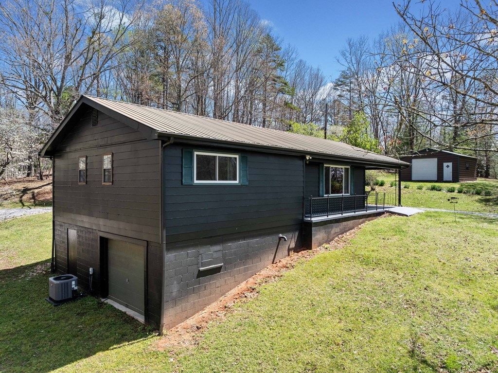 195 River Drive