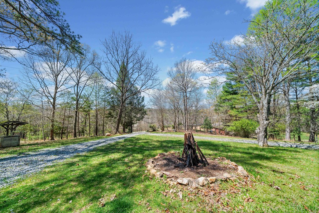 195 River Drive