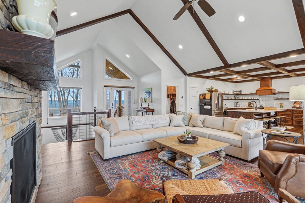 Blairsville, Georgia, 30512, United States, 4 Bedrooms Bedrooms, ,4 BathroomsBathrooms,Residential,Active,2019454