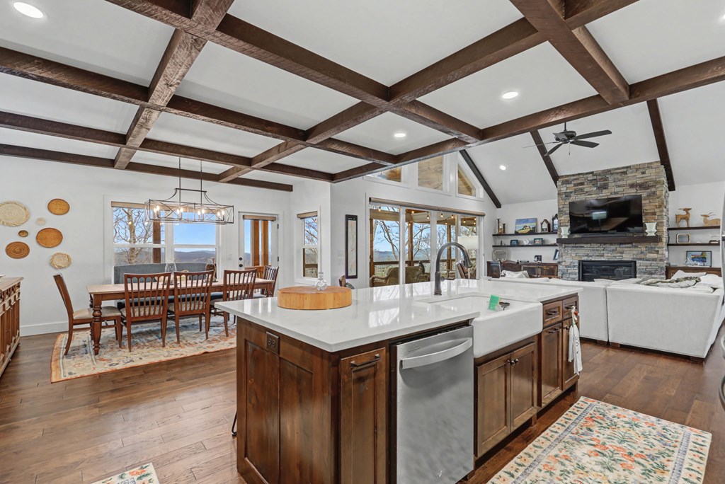 Blairsville, Georgia, 30512, United States, 4 Bedrooms Bedrooms, ,4 BathroomsBathrooms,Residential,Active,2019454