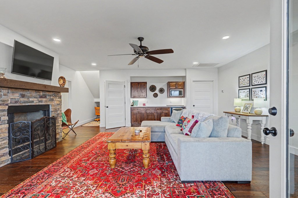 Blairsville, Georgia, 30512, United States, 4 Bedrooms Bedrooms, ,4 BathroomsBathrooms,Residential,Active,2019454