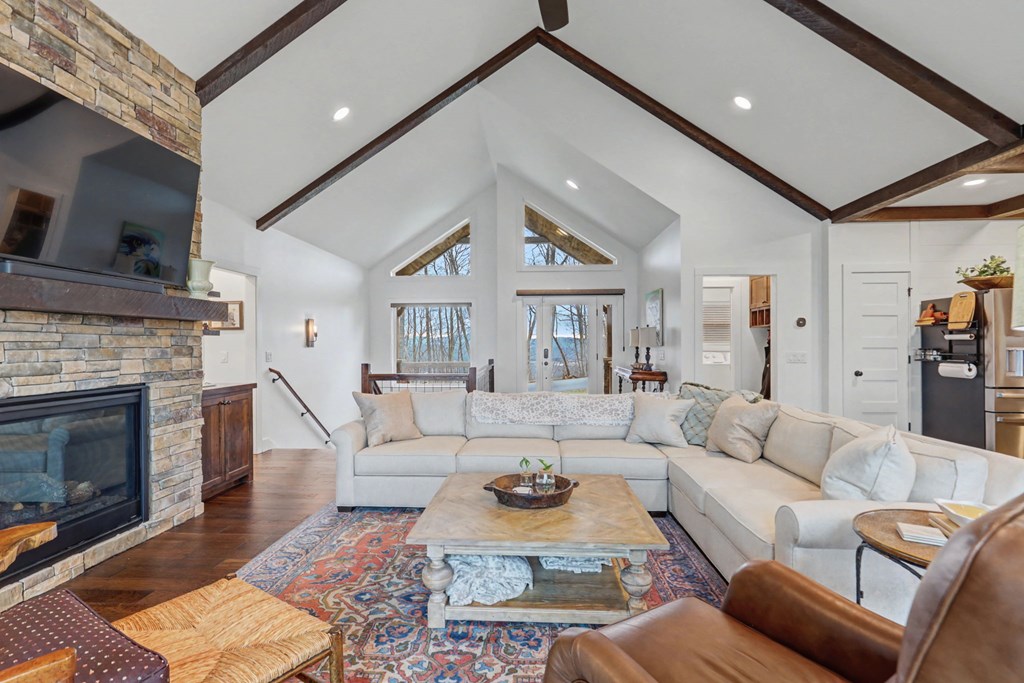 Blairsville, Georgia, 30512, United States, 4 Bedrooms Bedrooms, ,4 BathroomsBathrooms,Residential,Active,2019454