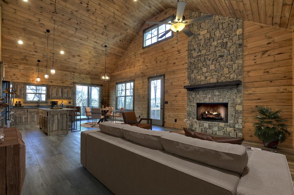 250 Wolf Creek Mountain Road