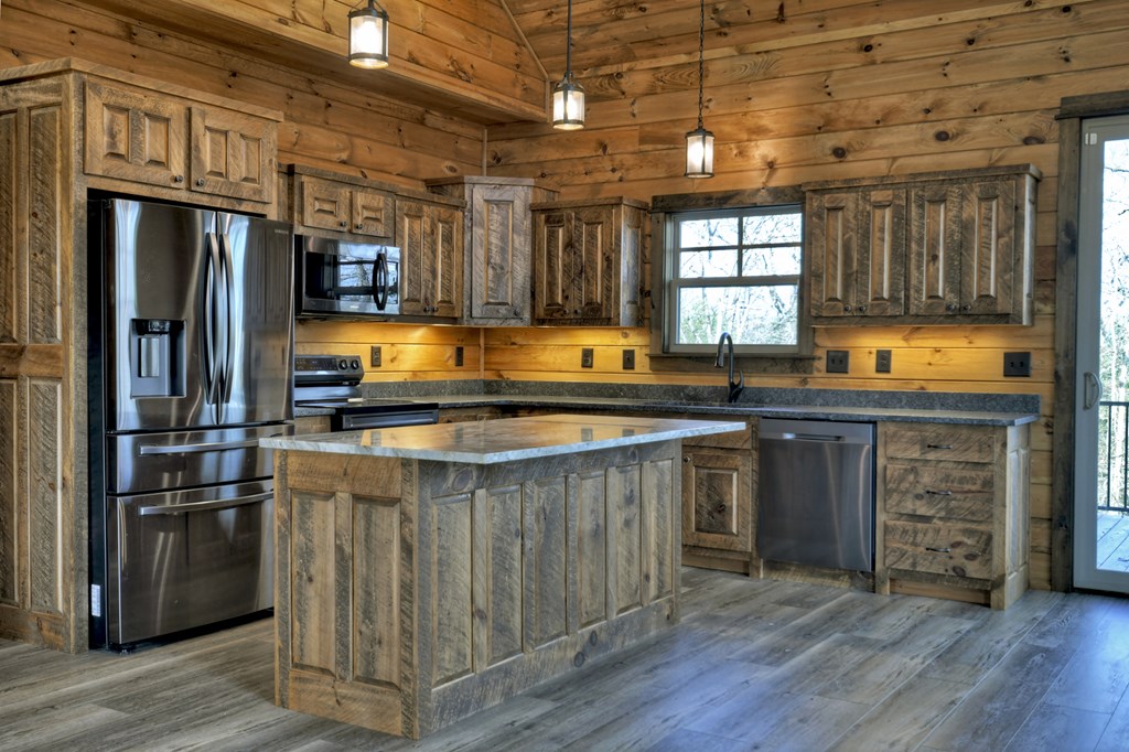 250 Wolf Creek Mountain Road