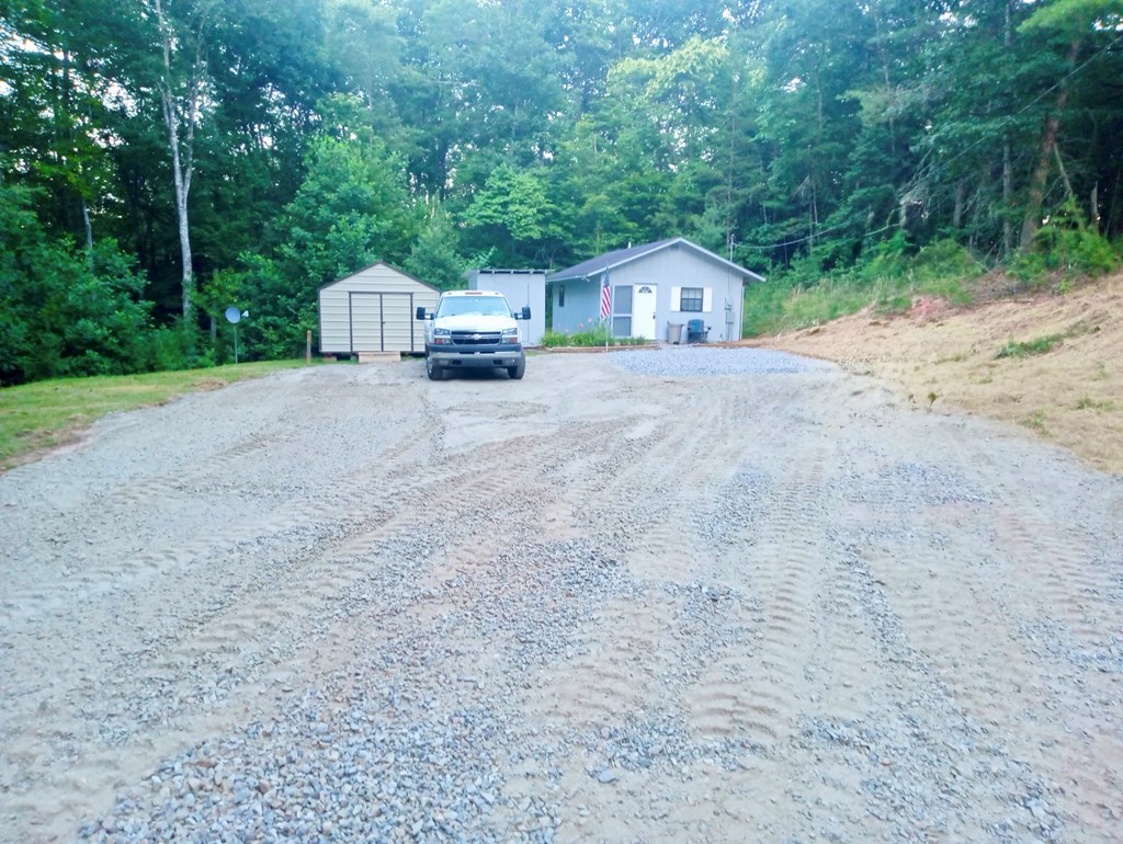 821 Loving Road