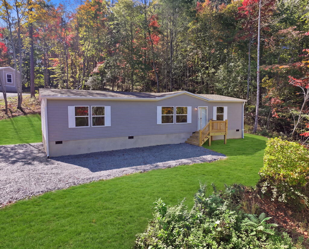 313 Loganberry Lane
