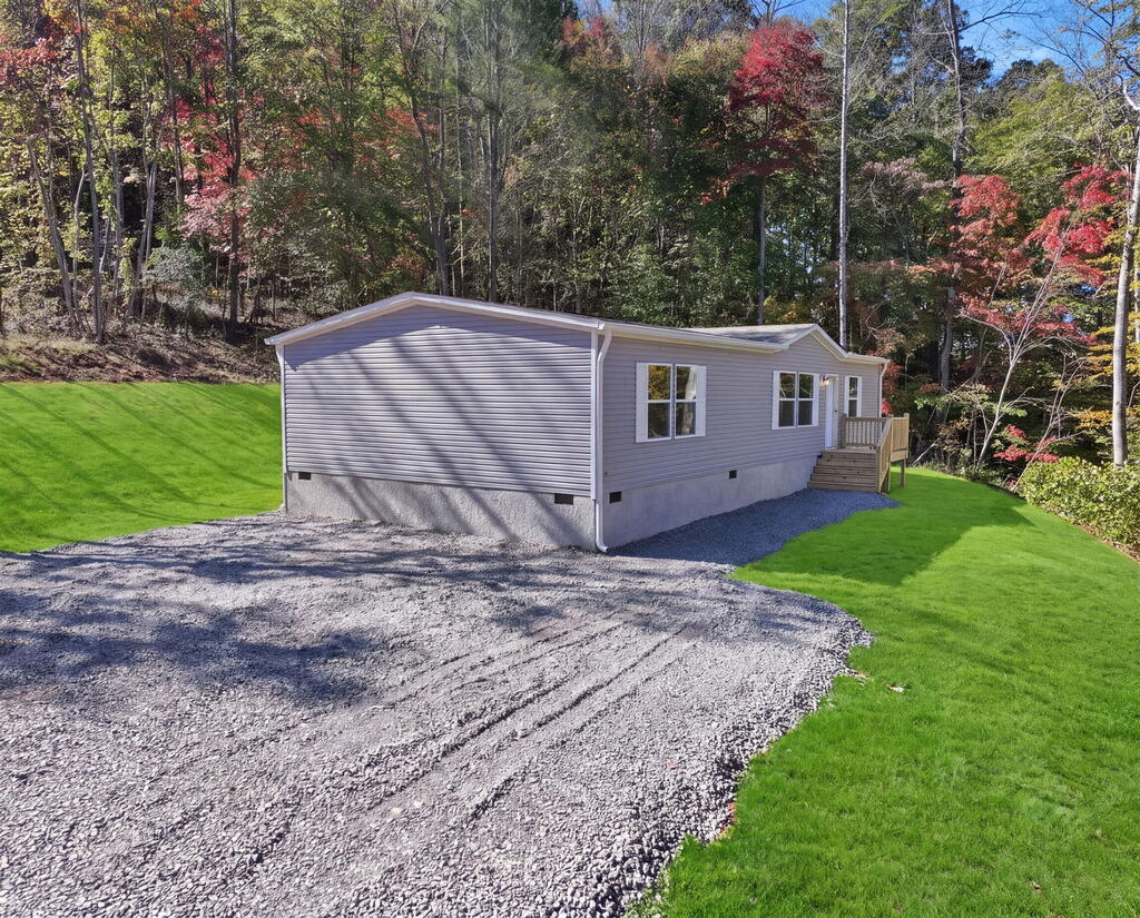 313 Loganberry Lane