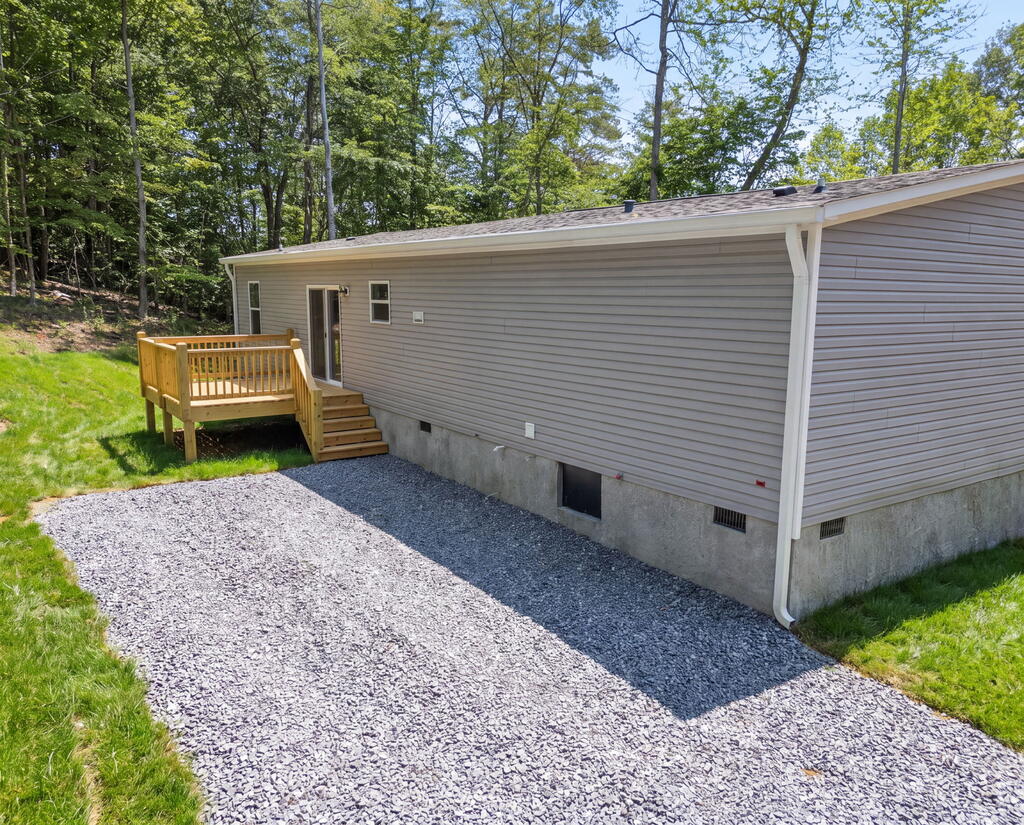 313 Loganberry Lane