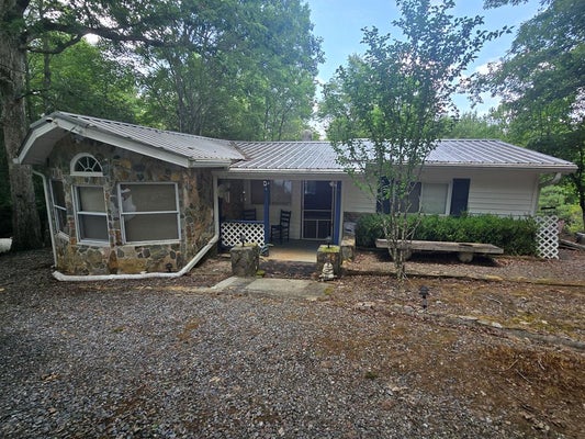 64 GREEN OAK RD, WARNE, NC 28909 - Image c2b18258d0bcae1b6166c22ec79a6cd6/4003603886