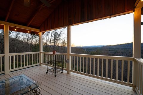 A home in Mineral Bluff