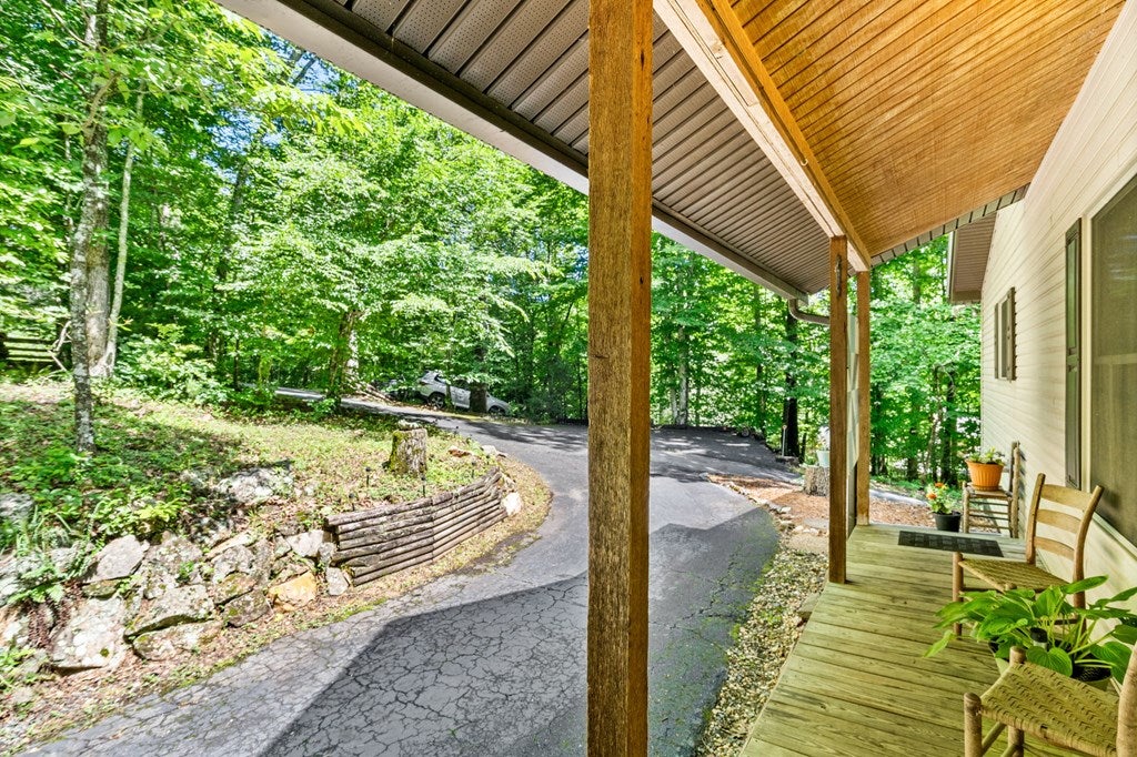 5875 Brasstown Creek Est