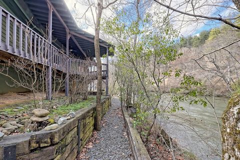 A home in Hayesville