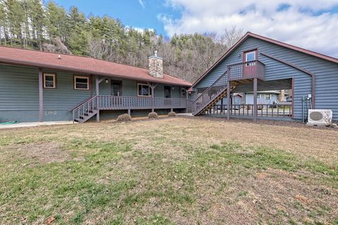 A home in Hayesville