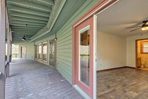 A home in Hayesville