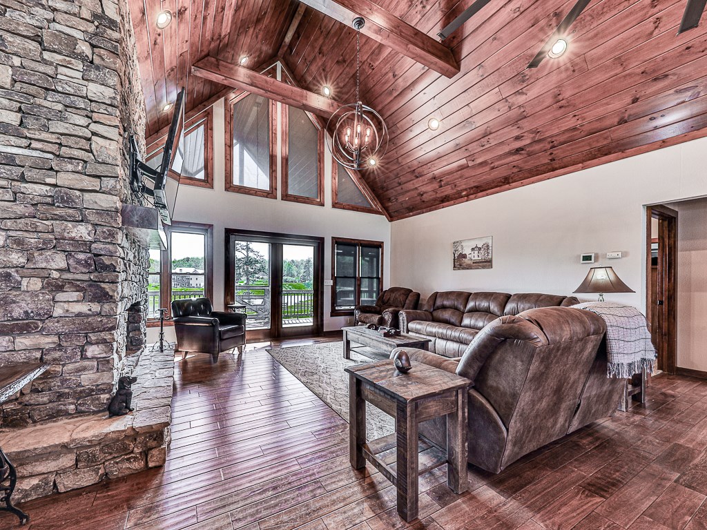 42 Lone Pine Drive